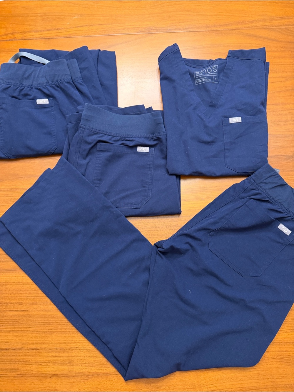 Figs Navy Women's Pants & Scrub Top Set